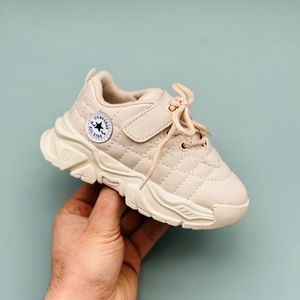 خرید اینترنتی قیمت کتونی بچگانه طرح شنل دوزی آوا کد 112903