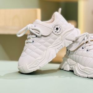 خرید اینترنتی قیمت کتونی بچگانه طرح شنل دوزی آوا کد 112903