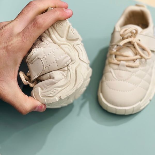 کتونی بچگانه طرح شنل دوزی آوا کد 112903