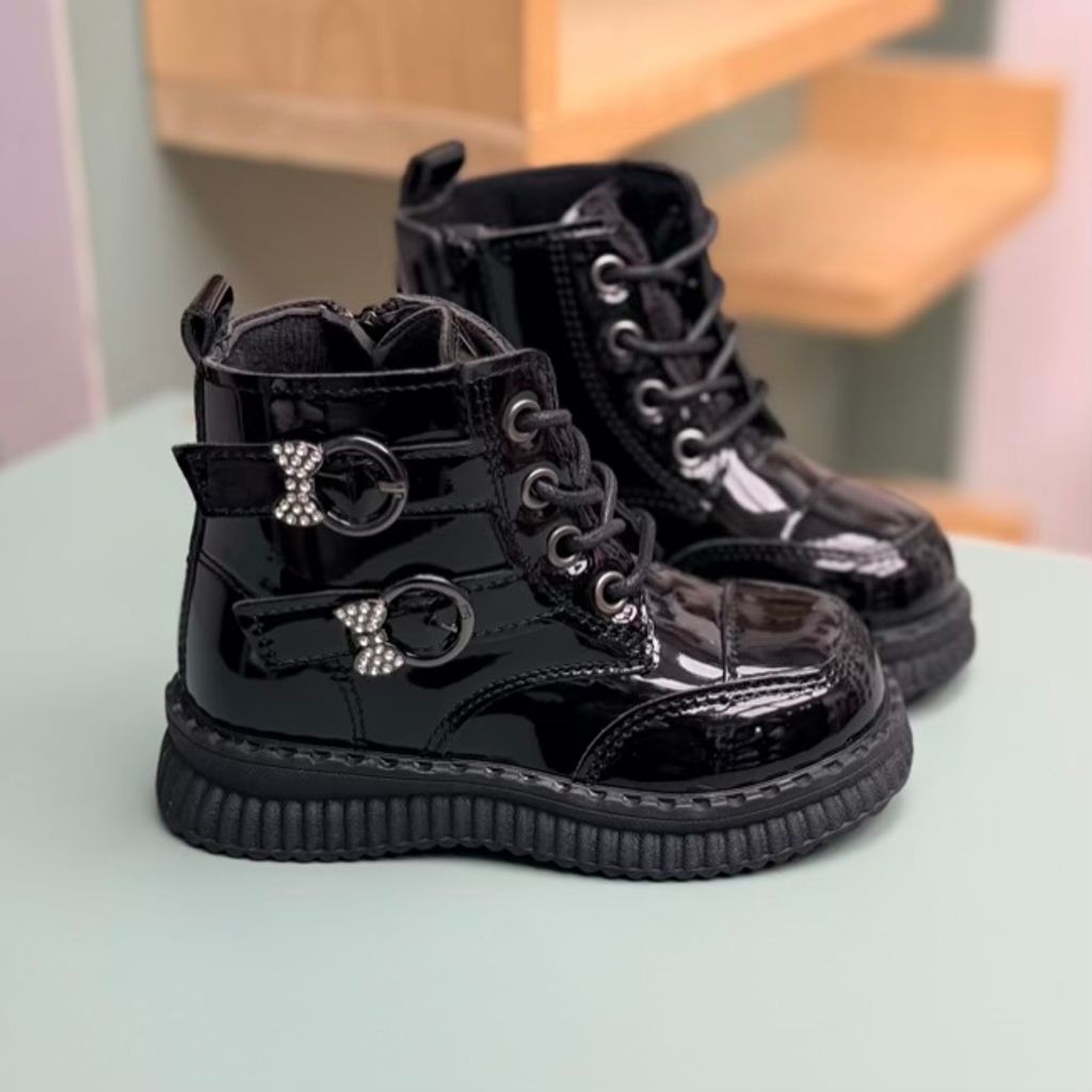 خرید اینترنتی قیمت بوت بچگانه ورنی طرح پاپیون نگینی از Kids کد 4090101