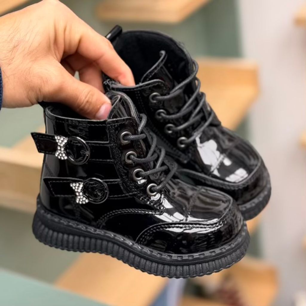 خرید اینترنتی قیمت بوت بچگانه ورنی طرح پاپیون نگینی از Kids کد 4090101