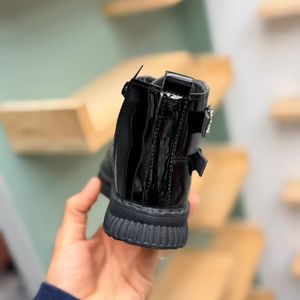 خرید اینترنتی قیمت بوت بچگانه ورنی طرح پاپیون نگینی از Kids کد 4090101