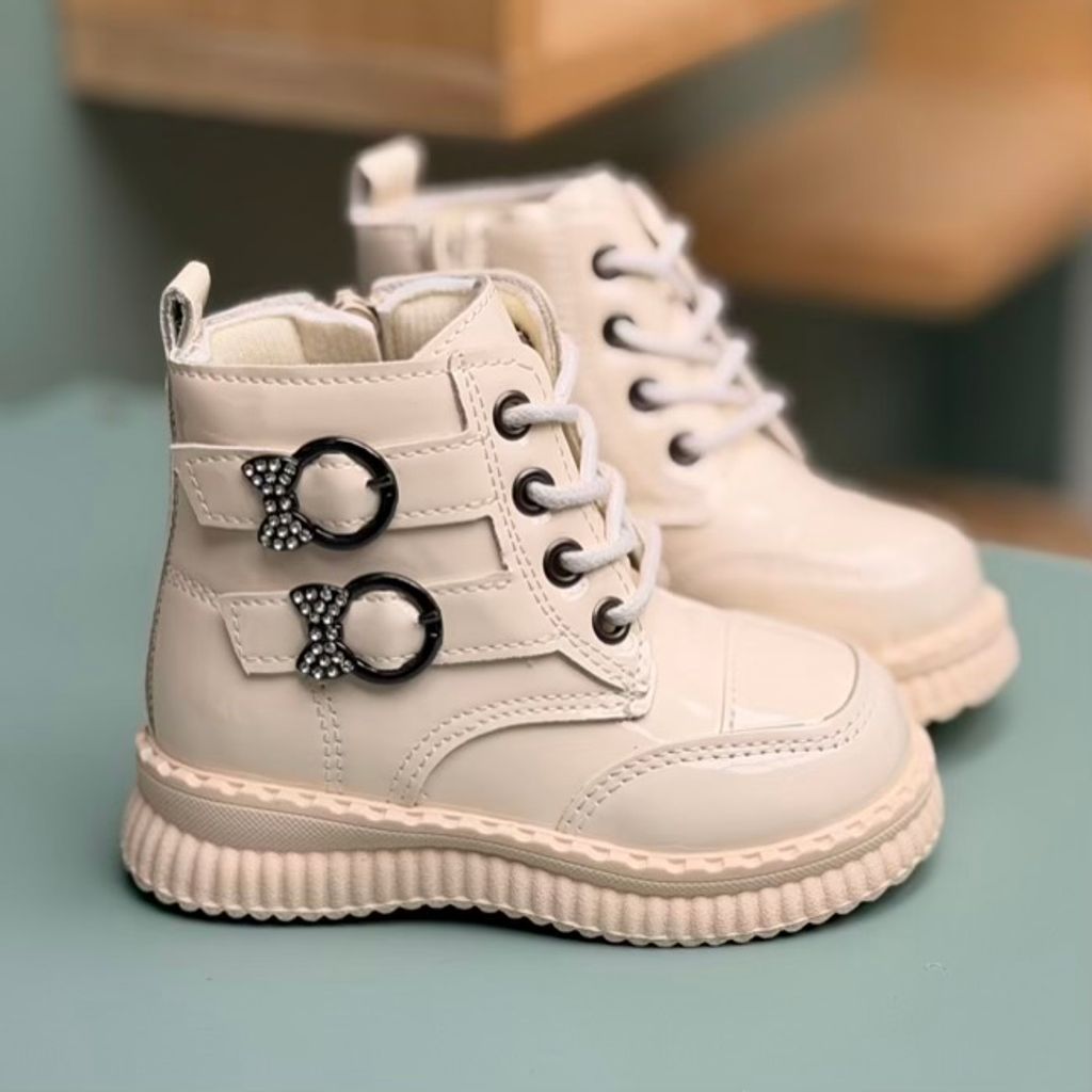 خرید اینترنتی قیمت بوت بچگانه ورنی طرح پاپیون نگینی از Kids کد 4090101