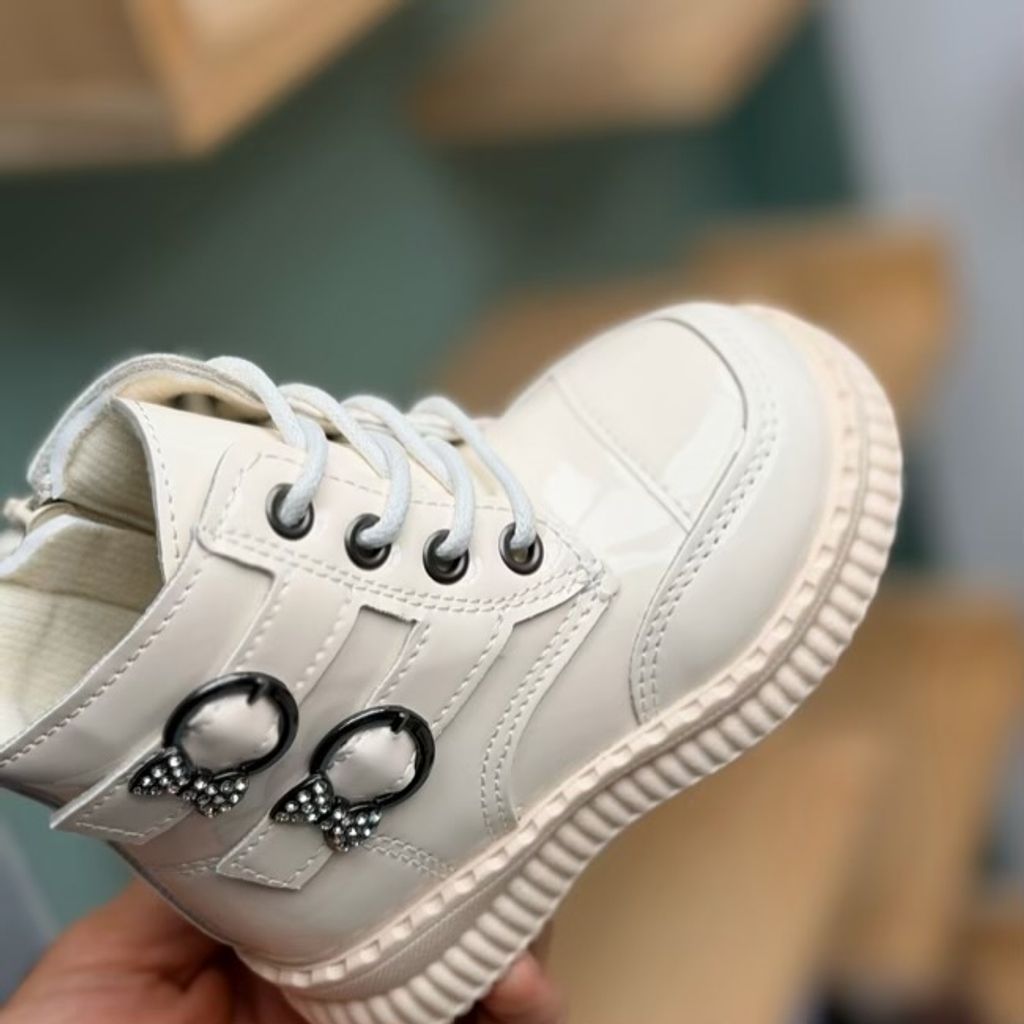 خرید اینترنتی قیمت بوت بچگانه ورنی طرح پاپیون نگینی از Kids کد 4090101