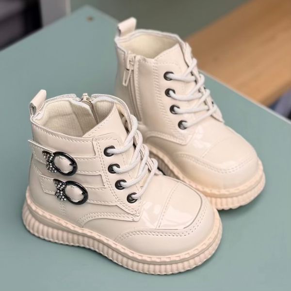 بوت بچگانه ورنی طرح پاپیون نگینی از Kids کد 4090101