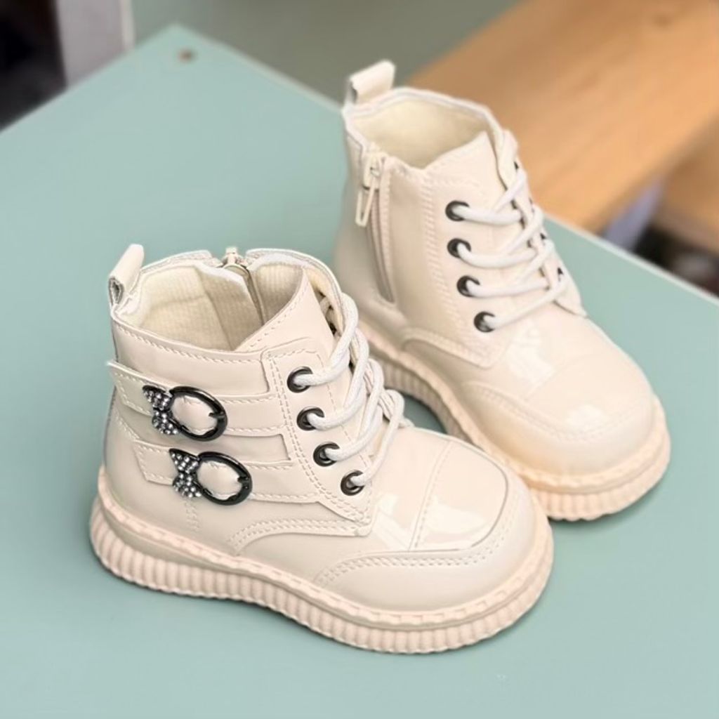 خرید اینترنتی قیمت بوت بچگانه ورنی طرح پاپیون نگینی از Kids کد 4090101