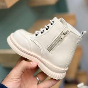 خرید اینترنتی قیمت بوت بچگانه ورنی طرح پاپیون نگینی از Kids کد 4090101