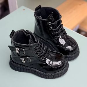 خرید اینترنتی قیمت بوت بچگانه ورنی طرح پاپیون نگینی از Kids کد 4090101