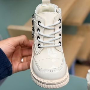 خرید اینترنتی قیمت بوت بچگانه ورنی طرح پاپیون نگینی از Kids کد 4090101