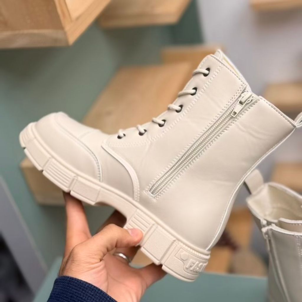 خرید اینترنتی قیمت بوت بچگانه طرح دو بند سگک از Kids کد 4082802