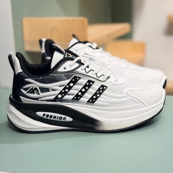 کتونی بچگانه طرح سه خط فشن از K-Z کد 4070802