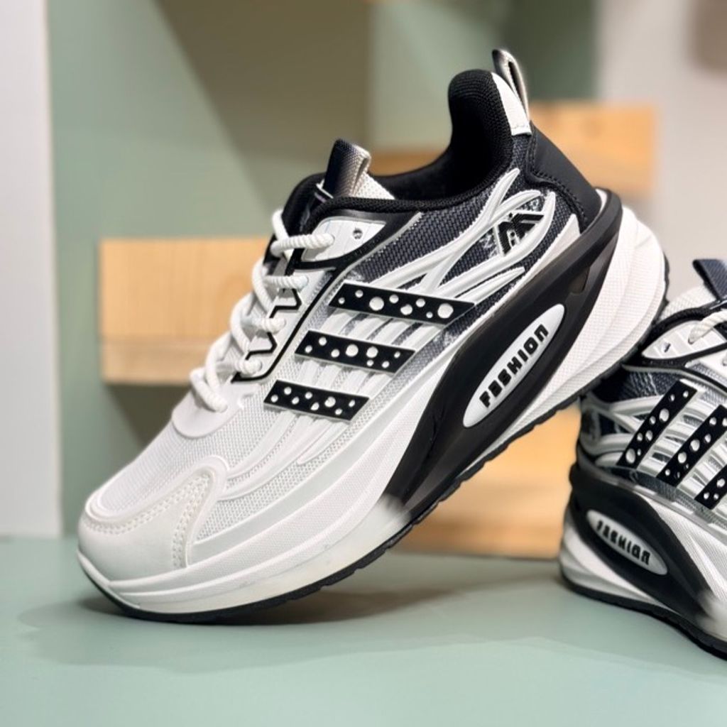 خرید اینترنتی قیمت کتونی بچگانه طرح سه خط فشن از K-Z کد 4070802