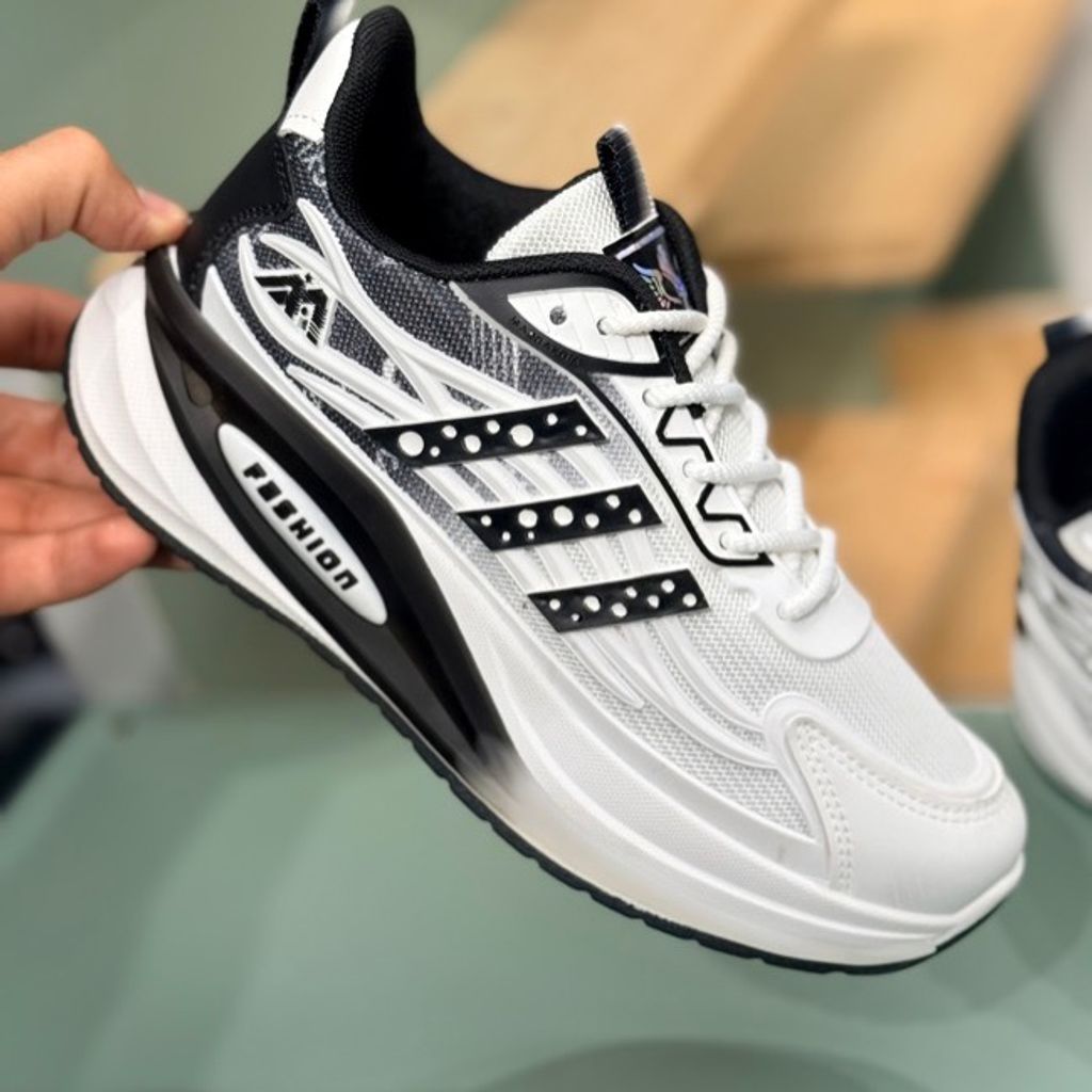 خرید اینترنتی قیمت کتونی بچگانه طرح سه خط فشن از K-Z کد 4070802