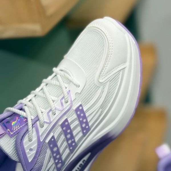 کتونی بچگانه طرح سه خط فشن از K-Z کد 4070802