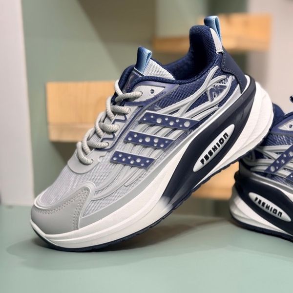 کتونی بچگانه طرح سه خط فشن از K-Z کد 4070802