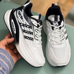 خرید اینترنتی قیمت کتونی بچگانه طرح سه خط فشن از K-Z کد 4070802