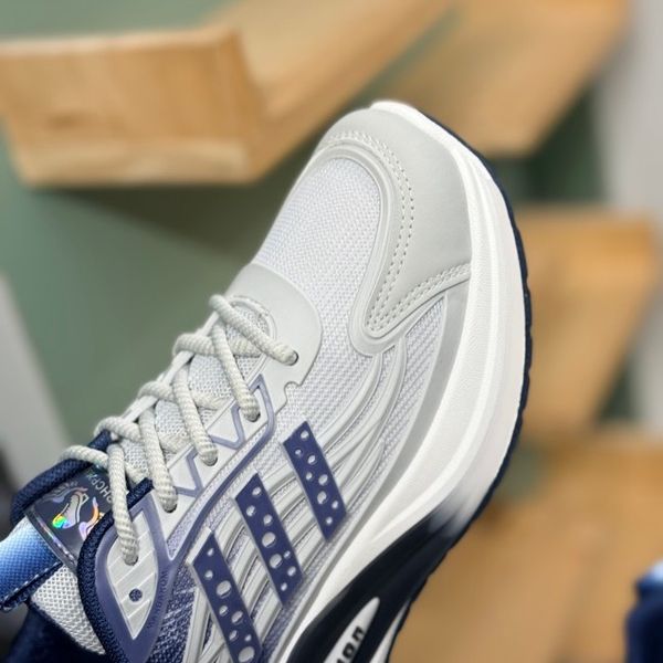 کتونی بچگانه طرح سه خط فشن از K-Z کد 4070802