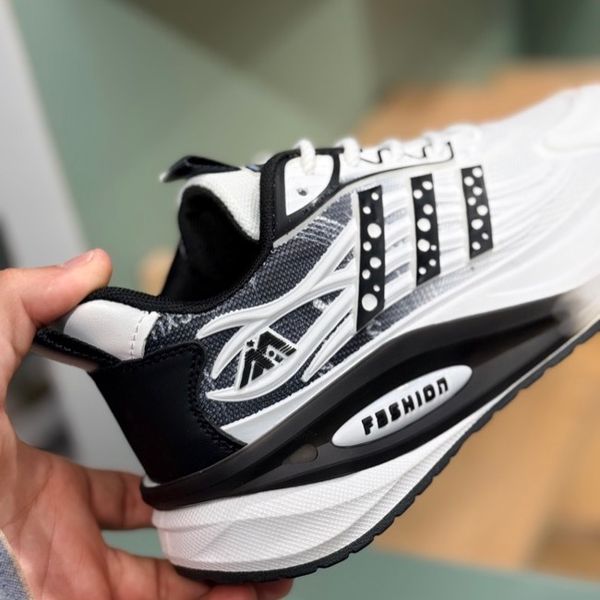 کتونی بچگانه طرح سه خط فشن از K-Z کد 4070802