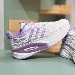 خرید اینترنتی قیمت کتونی بچگانه طرح سه خط فشن از K-Z کد 4070802