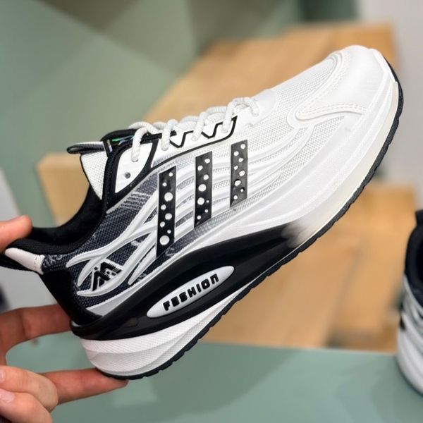 کتونی بچگانه طرح سه خط فشن از K-Z کد 4070802