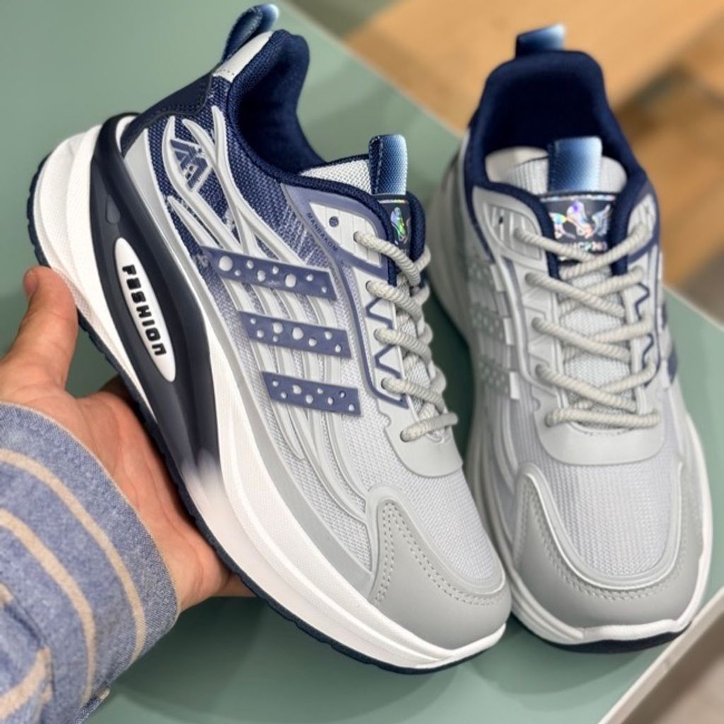 خرید اینترنتی قیمت کتونی بچگانه طرح سه خط فشن از K-Z کد 4070802