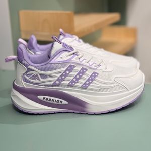 خرید اینترنتی قیمت کتونی بچگانه طرح سه خط فشن از K-Z کد 4070802