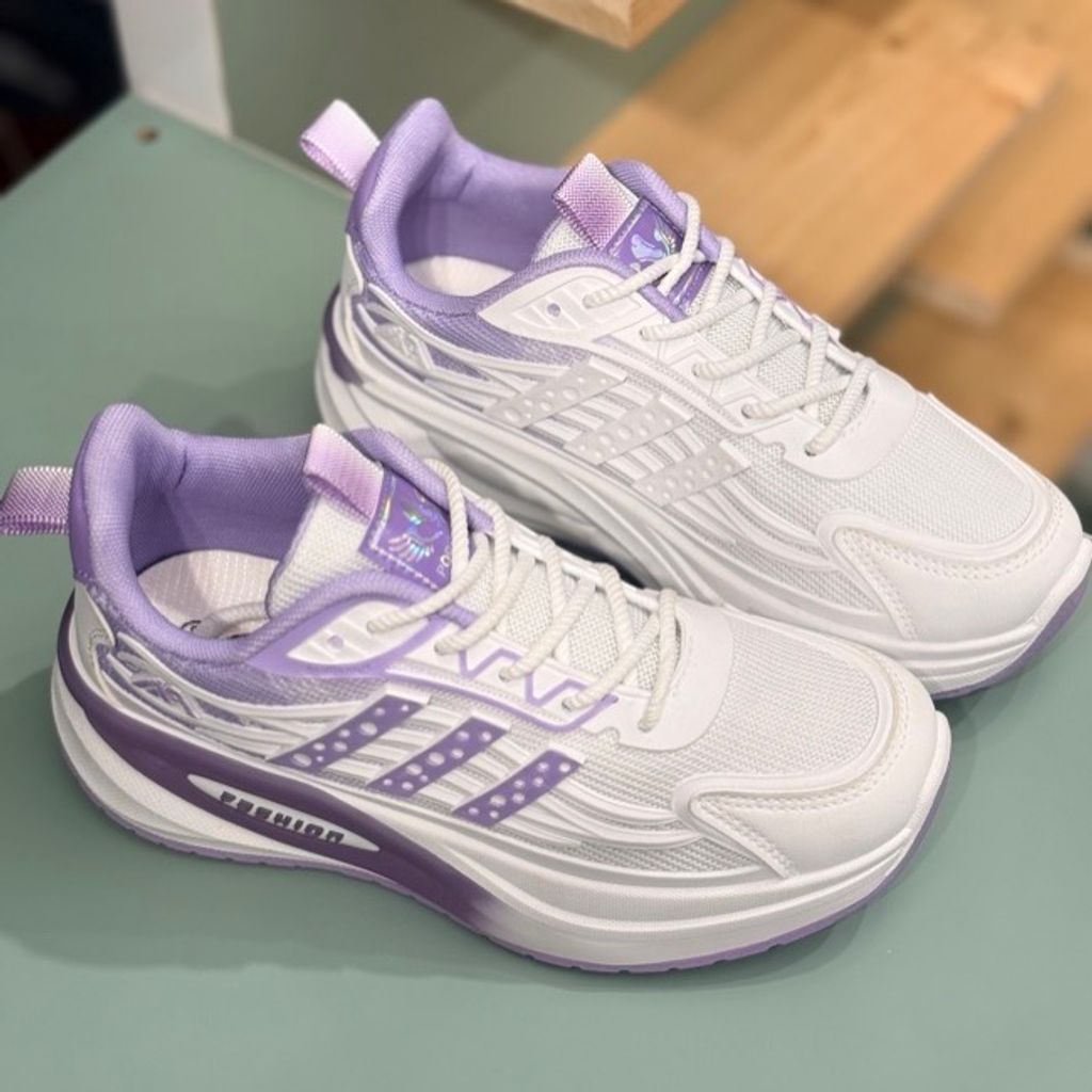 خرید اینترنتی قیمت کتونی بچگانه طرح سه خط فشن از K-Z کد 4070802