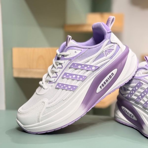 کتونی بچگانه طرح سه خط فشن از K-Z کد 4070802