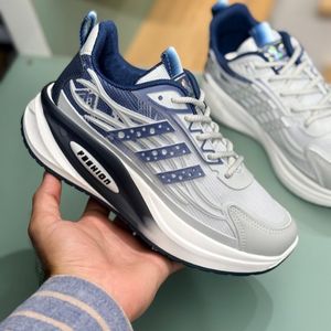 خرید اینترنتی قیمت کتونی بچگانه طرح سه خط فشن از K-Z کد 4070802