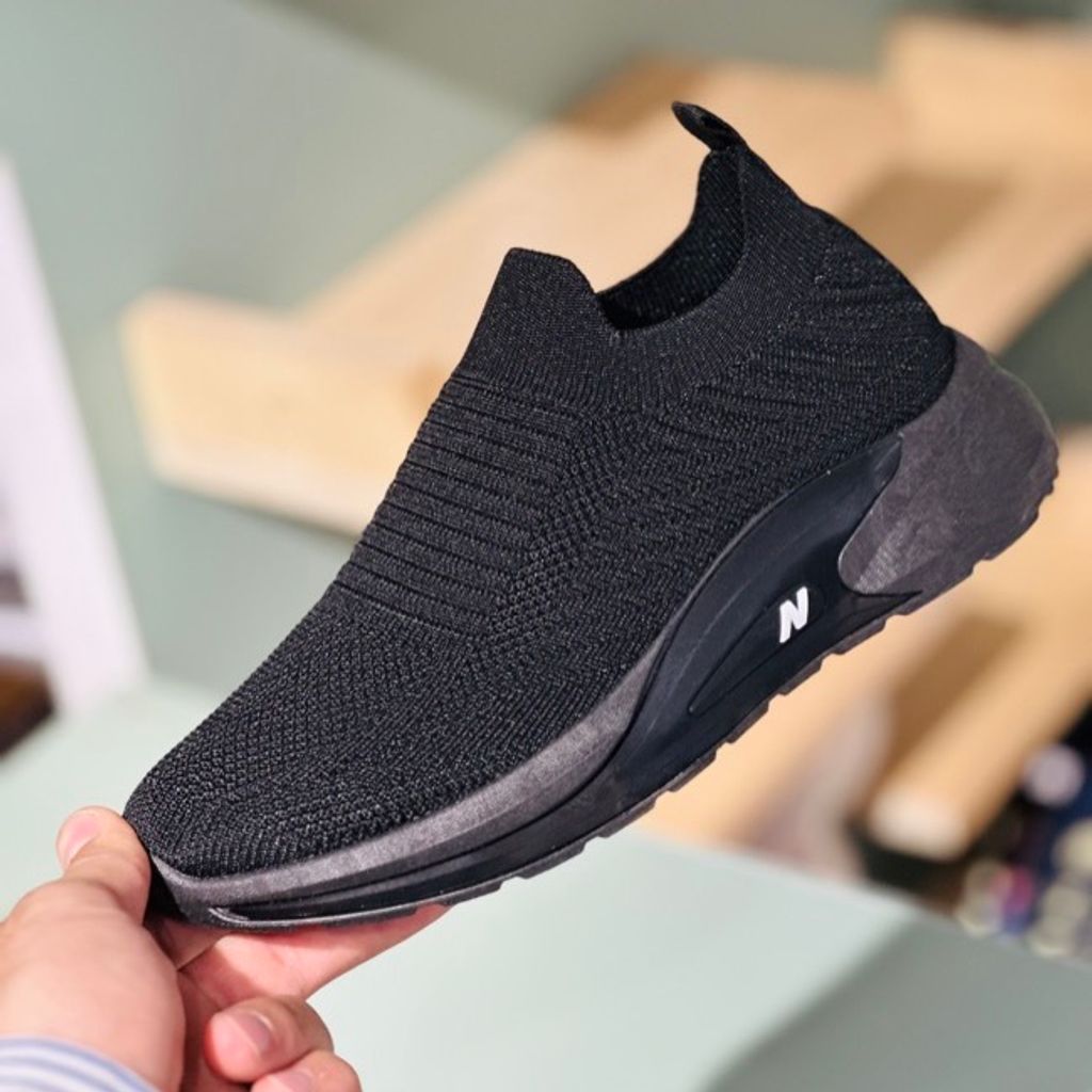 خرید اینترنتی قیمت کتونی بچگانه جورابی طرح N از MBA کد 4023004