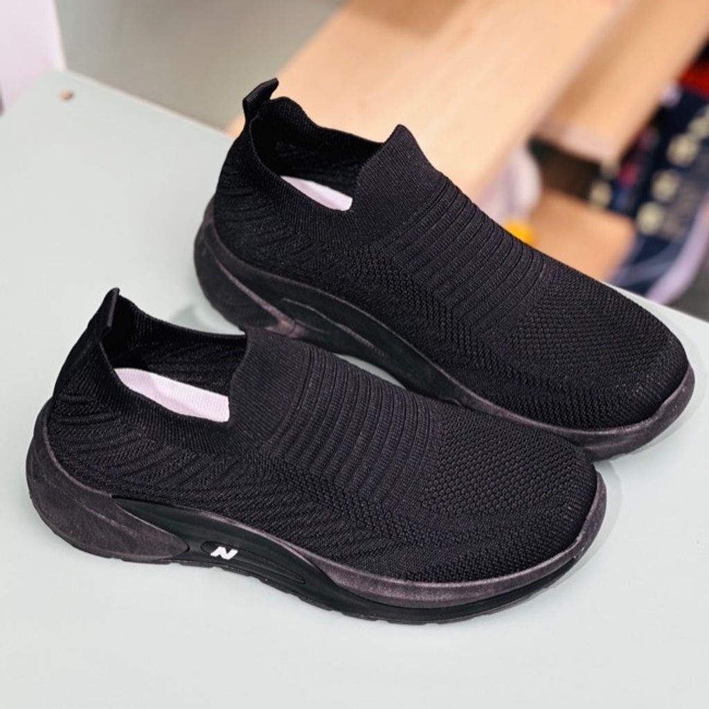 خرید اینترنتی قیمت کتونی بچگانه جورابی طرح N از MBA کد 4023004