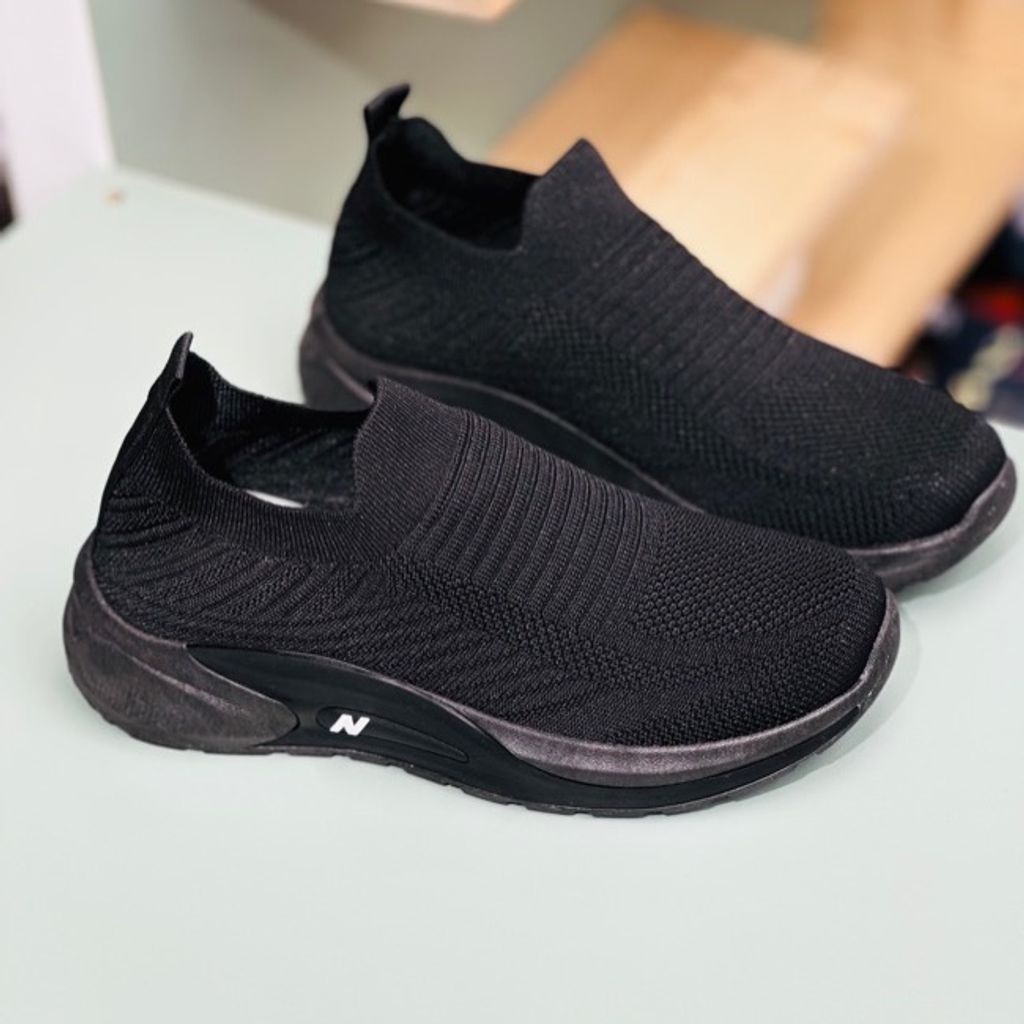 خرید اینترنتی قیمت کتونی بچگانه جورابی طرح N از MBA کد 4023004