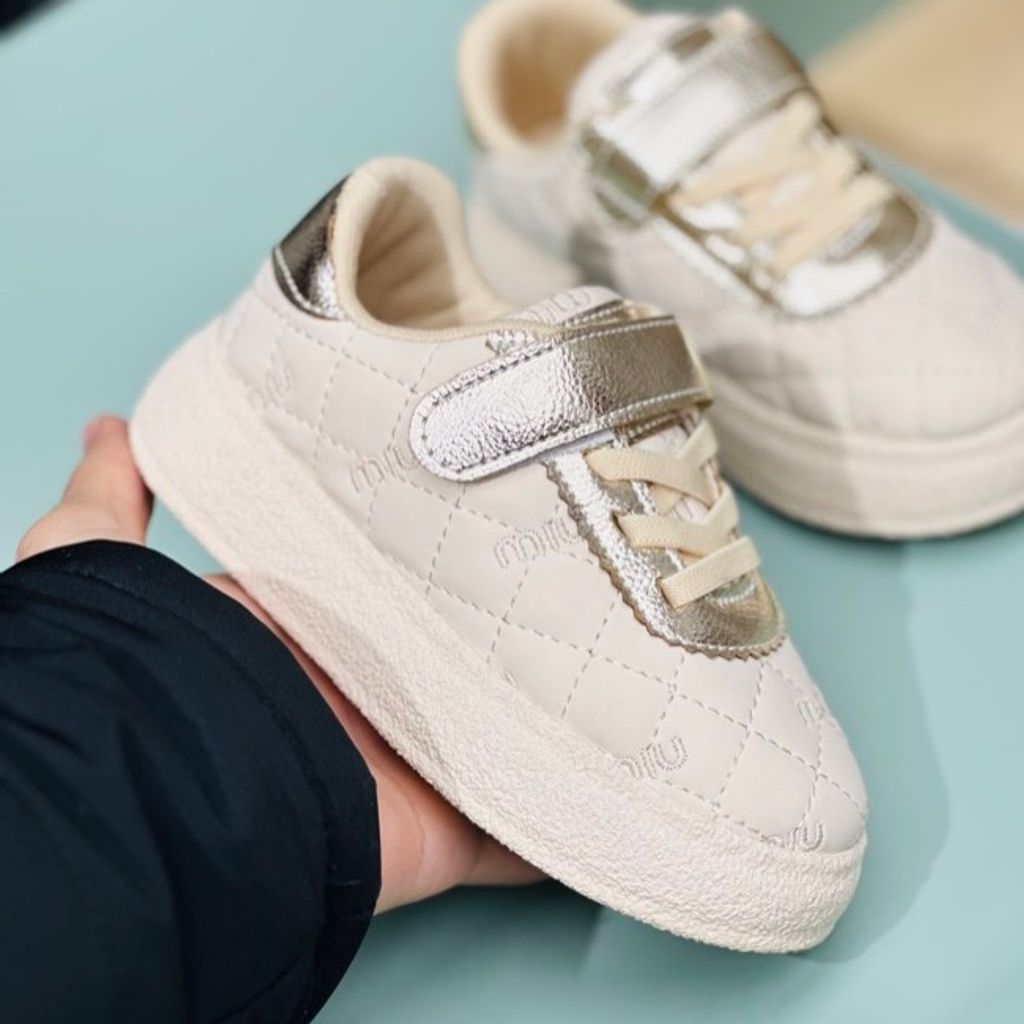 خرید اینترنتی قیمت ونس بچگانه طرح شنل دوزی miu کد 121708