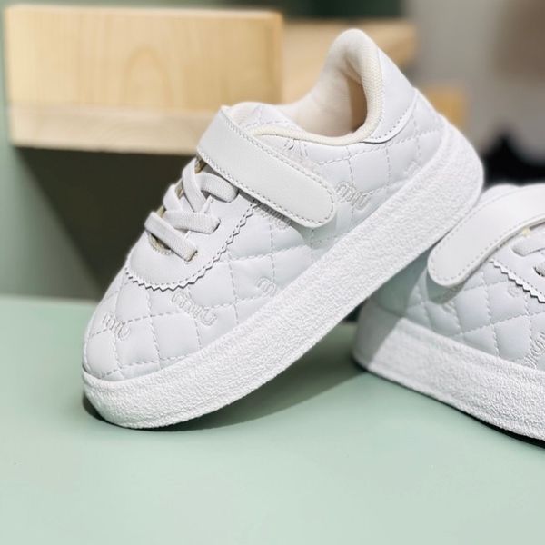 ونس بچگانه طرح شنل دوزی miu کد 121708