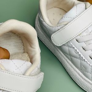 خرید اینترنتی قیمت ونس بچگانه طرح شنل دوزی miu کد 121708