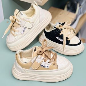 کتونی بچگانه طرح شنل دوزی Papia کد 122205