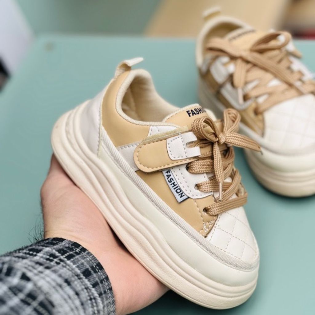 خرید اینترنتی قیمت کتونی بچگانه طرح شنل دوزی Papia کد 122205