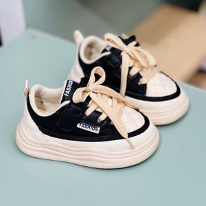 خرید اینترنتی قیمت کتونی بچگانه طرح شنل دوزی Papia کد 122205