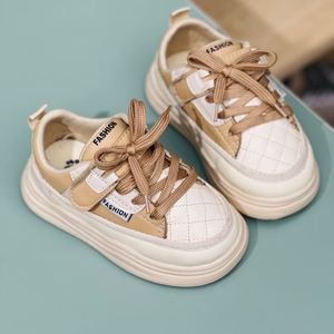 خرید اینترنتی قیمت کتونی بچگانه طرح شنل دوزی Papia کد 122205