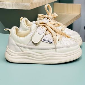 خرید اینترنتی قیمت کتونی بچگانه طرح شنل دوزی Papia کد 122205