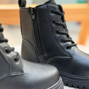 خرید اینترنتی قیمت بوت بچگانه طرح بغل زیپ مثلثی از Kids کد 4090802