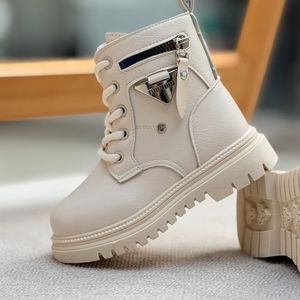 خرید اینترنتی قیمت بوت بچگانه طرح بغل زیپ مثلثی از Kids کد 4090802