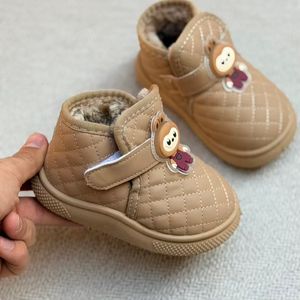 خرید اینترنتی قیمت بوت بچگانه شنل دوزی طرح لبوبو از  کد 4090901