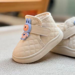 خرید اینترنتی قیمت بوت بچگانه شنل دوزی طرح لبوبو از  کد 4090901