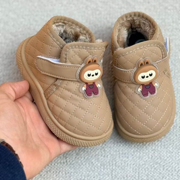 بوت بچگانه شنل دوزی طرح لبوبو از  کد 4090901