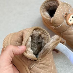 خرید اینترنتی قیمت بوت بچگانه شنل دوزی طرح لبوبو از  کد 4090901