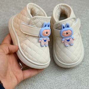 خرید اینترنتی قیمت بوت بچگانه شنل دوزی طرح لبوبو از  کد 4090901