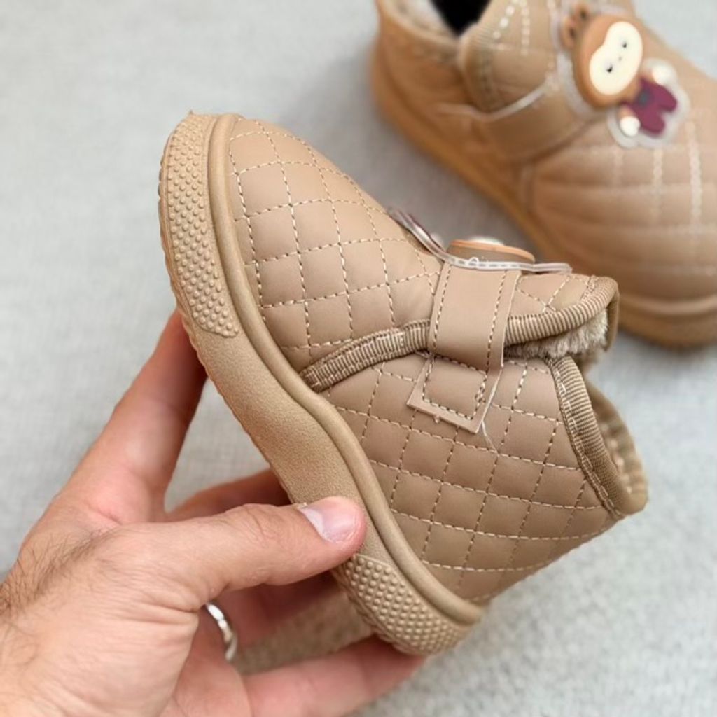 خرید اینترنتی قیمت بوت بچگانه شنل دوزی طرح لبوبو از  کد 4090901