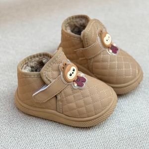 خرید اینترنتی قیمت بوت بچگانه شنل دوزی طرح لبوبو از  کد 4090901