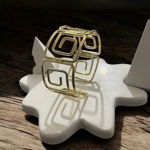 بنگل زنانه طرح ورساچ کد 3332027